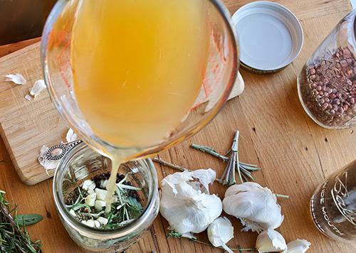 How to Make An Anti-Imflammatory Herbal Jar - Adding Vinegar