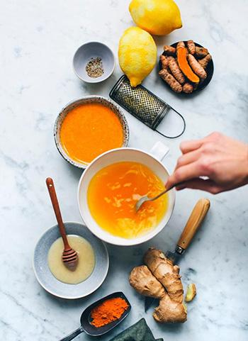 5 Winter Herbs to Cut Belly Fat - Turmeric