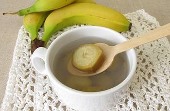 The 6 Best Bedtime Teas That Help You Sleep - Banana Tea
