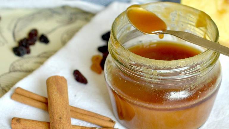 What Happens If You Add Cinnamon To Your Honey Jar