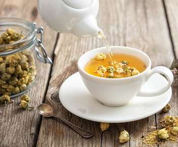 Bedtime Drinks that Burn Belly Fat - Chamomile Tea
