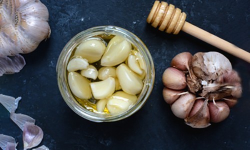 Homemade-Fermented-Honey-Garlic-3