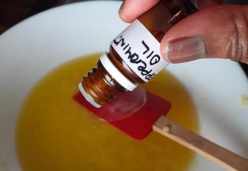 How to Make an Antihistamine Balm for Natural Allergy Relief - Step 7