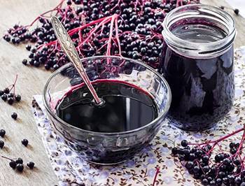 10 Herbs That Kill Viruses and Clear Lungs - Elderberry