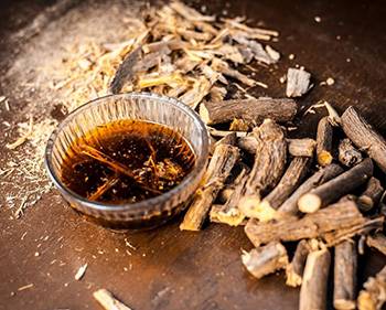 10 Herbs That Kill Viruses and Clear Lungs - Licorice