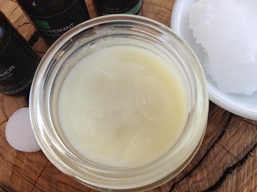 How to Make Your Own Vicks VapoRub Oinment at Home - 2 Camphor Oil