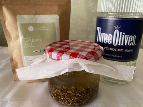 How to Make Burdock Tincture - Step 4