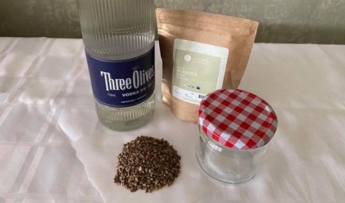 How to Make Burdock Tincture