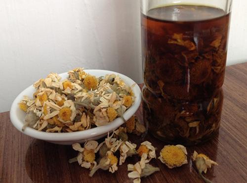 How to Make Infused Oil for Your Herbal Apothecary