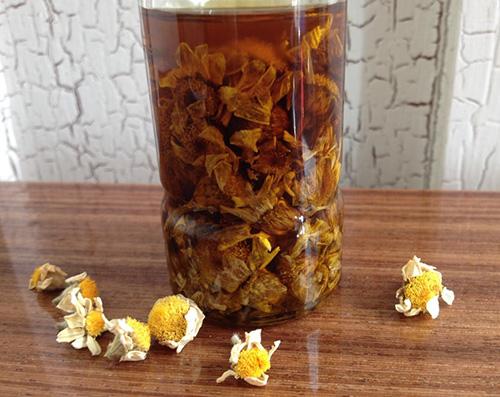 How to Make Infused Oil for Your Herbal Apothecary6