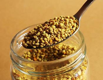 20 Uses and Benefits of Pine Pollen - Smoothies