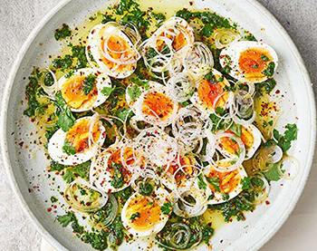 Foods and Herbs For Heavy Metal Detox - Egg and parsley salad