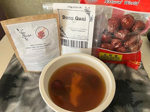 Comforting Dong Quai and Red Date Decoction - Step 4