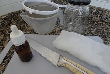 DIY Painkilling Extract from a Pineapple - Utensils