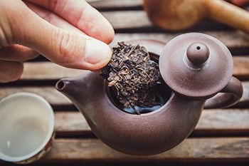 10 Teas You Should Avoid Drinking Before Bedtime- Pu-erh Tea