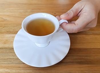 10 Teas You Should Avoid Drinking Before Bedtime-black tea