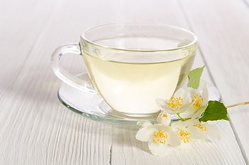 10 Teas You Should Avoid Drinking Before Bedtime- white tea