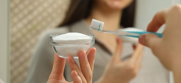 Home Remedies to Whiten Your Teeth Naturally