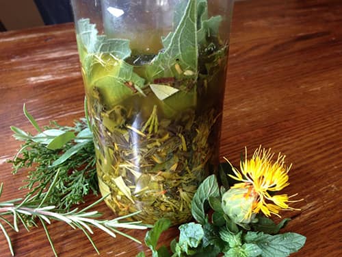 DIY Bedtime Herbal Hair-Growth Spray 1
