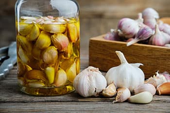 No Prescription Needed! 5 Natural Antibiotics- garlic