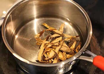 The Amish Herbal Remedies You Should Know- licorice root