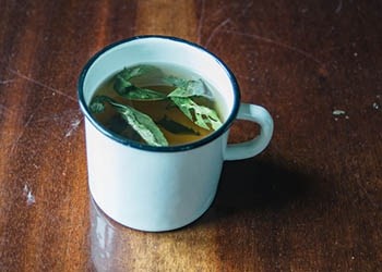 7 Herbal Teas That Fight IBS- Peppermint Tea