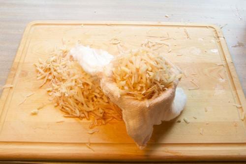 Anti-Inflammatory Potato Juice- scoop potato in cloth