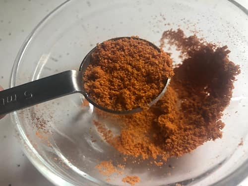 DIY Antifungal Powder for Toenail Fungus- add cayenne powder