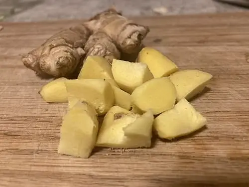 How to Make Horseradish Tincture- prepare the roots