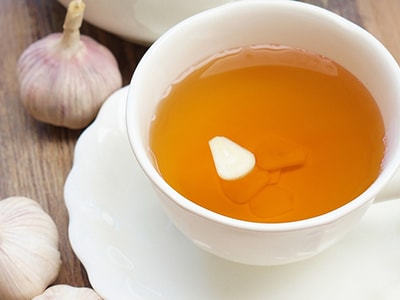 3 Herbal Remedies for UTIs- Garlic Tea