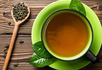 How to Get Rid of Water Retention Naturally - Green Tea