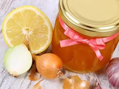 How to Use Onions for Hair Growth- onion honey lemon