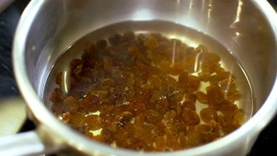What Happens If You Drink Raisin Water- boiling raisins 2
