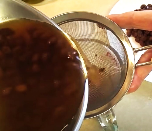 boiling raisins