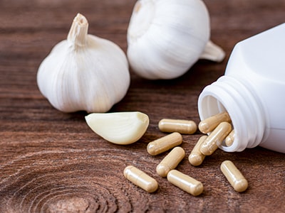 What Happens If You Drink Garlic Tea- garlic supplements