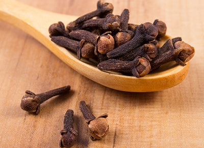13 Foods Against Bad Breath- cloves