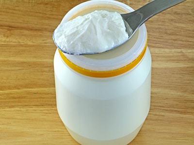 13 Foods Against Bad Breath- yogurt