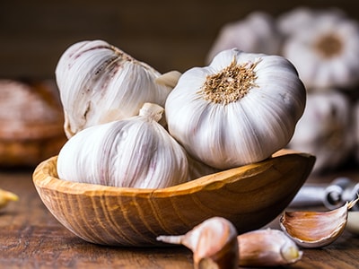 Cleanse Your Colon with These Common Spices -garlic