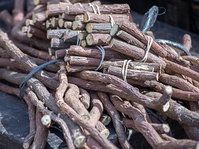 How to Make Alcohol-Free Tinctures - licorice root