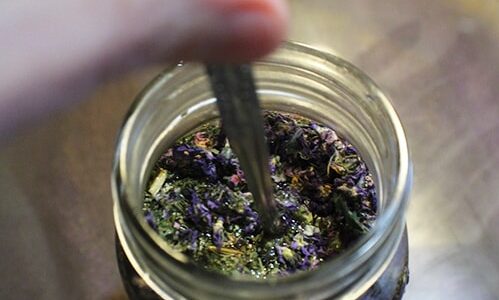How to Make Herbal Tylenol - stir