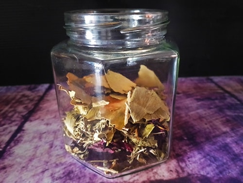 Moon Tea -put herbs in a jar