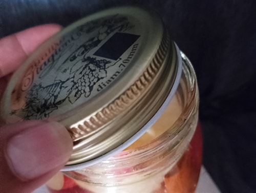 DIY Probiotic Fermented Apples- burp the jar