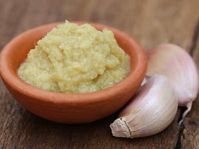 What Happens If You Eat Garlic In The Morning - garlic poultice