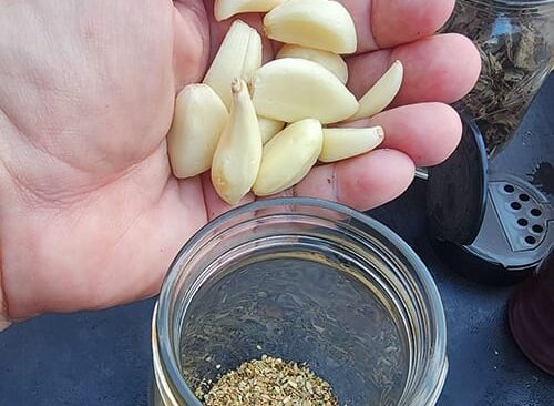 10 Medicinal Plants Nuns Used to Grow - put the peeled garlic in the jar