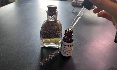 Painkiller-In-A-Jar-4- put tincture in a tincture bottle