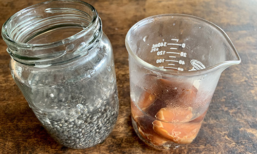 5DatesDaily - Soaking Dates and Chia