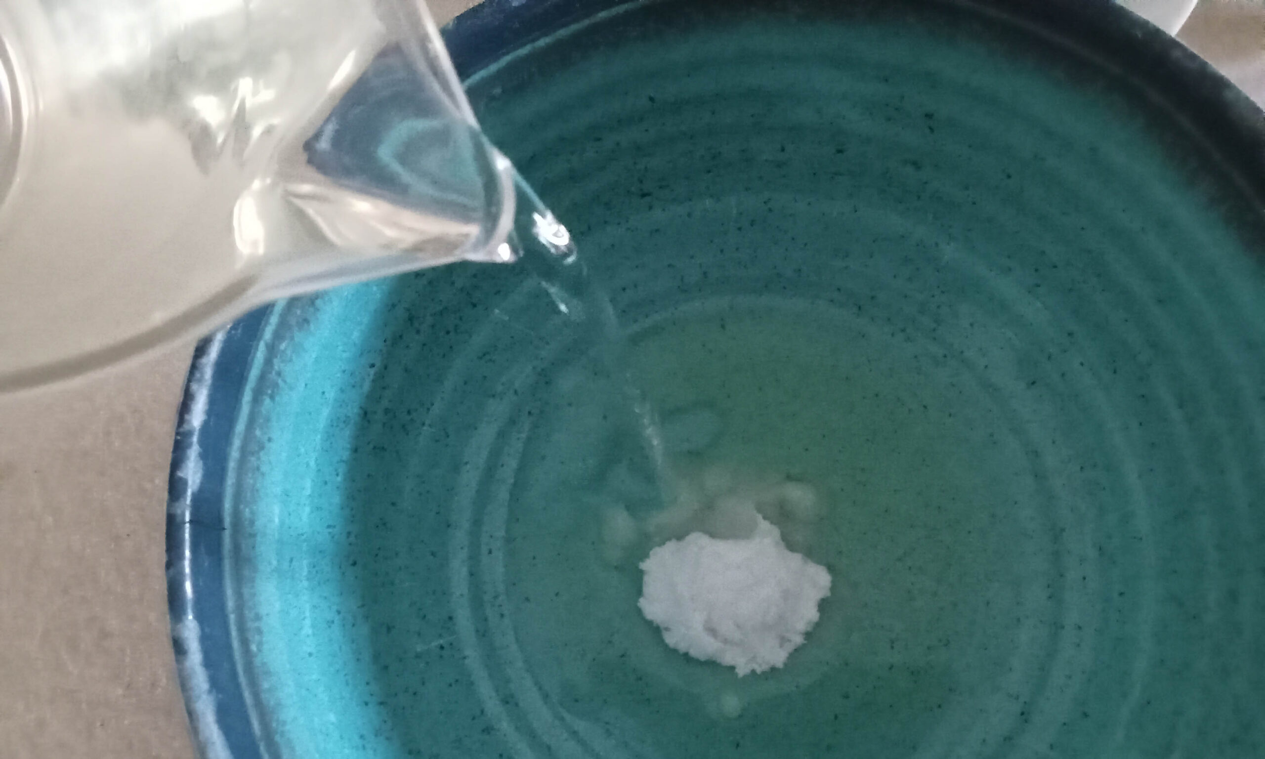 03 baking soda for nail cleaning