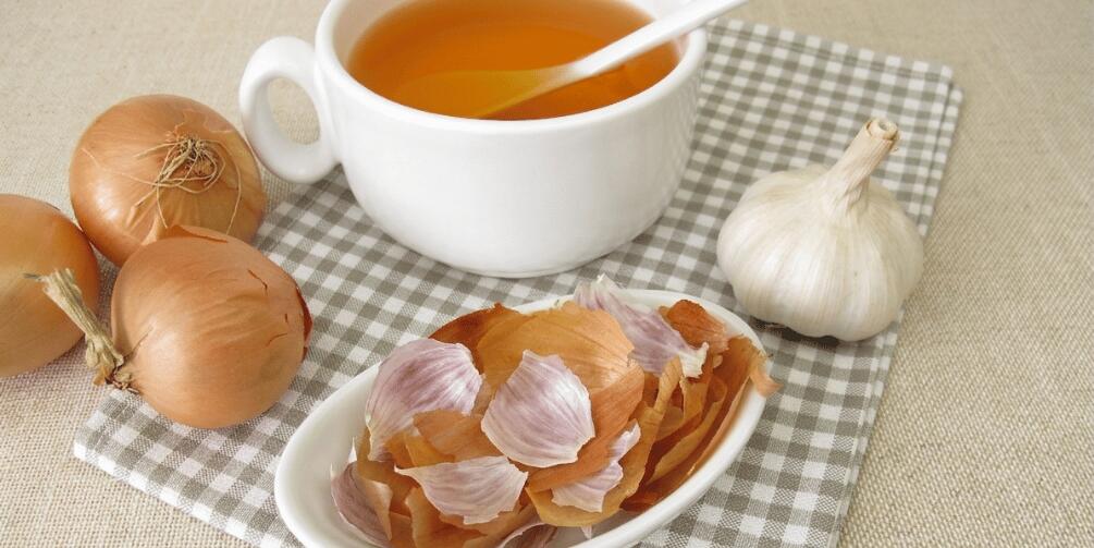 Onion Skin & Garlic Immunity-Boosting Broth Cover
